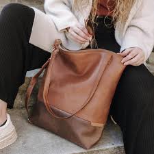 braune tasche