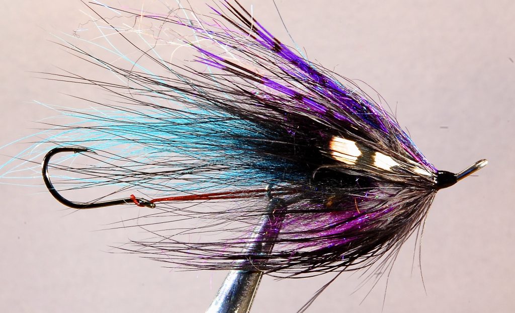 intruder fliegenbinden